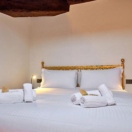 Apartmentsarena - Residenza Degli Scaligeri - Piazza Erbe فيرونا المظهر الخارجي الصورة