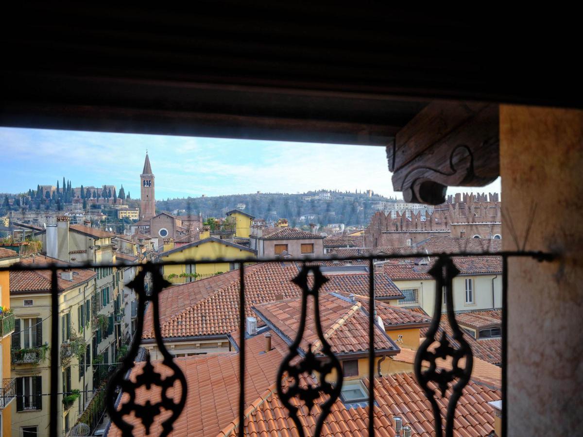 Apartmentsarena - Residenza Degli Scaligeri - Piazza Erbe فيرونا المظهر الخارجي الصورة