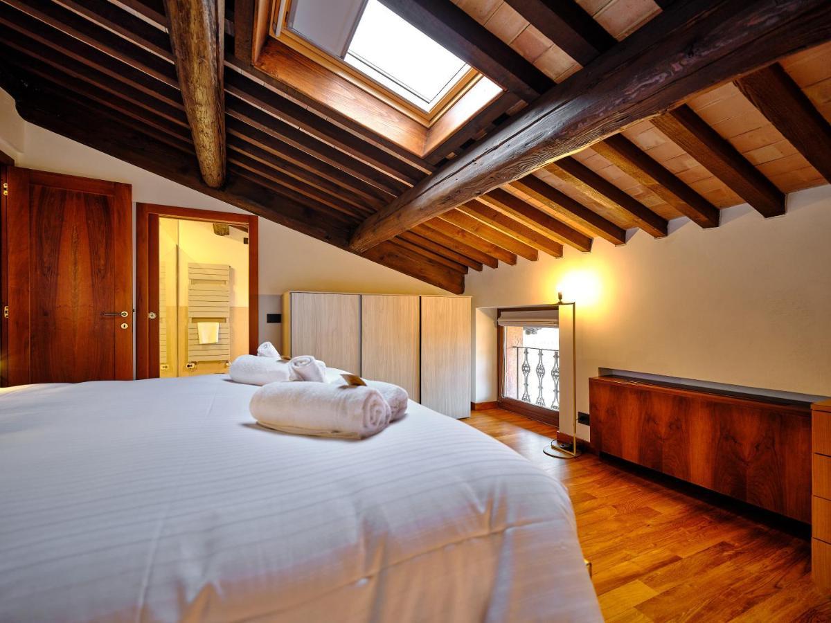 Apartmentsarena - Residenza Degli Scaligeri - Piazza Erbe فيرونا المظهر الخارجي الصورة