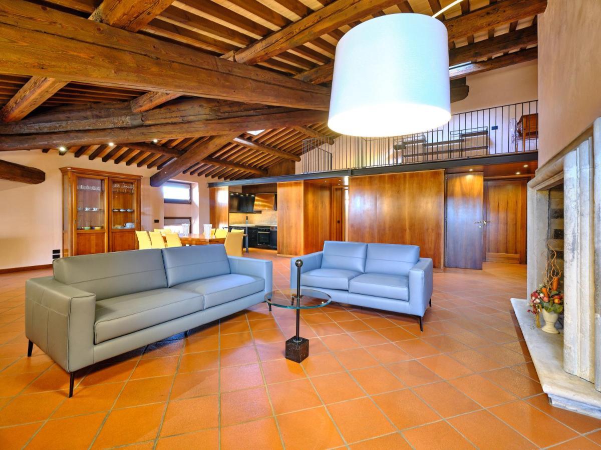Apartmentsarena - Residenza Degli Scaligeri - Piazza Erbe فيرونا المظهر الخارجي الصورة
