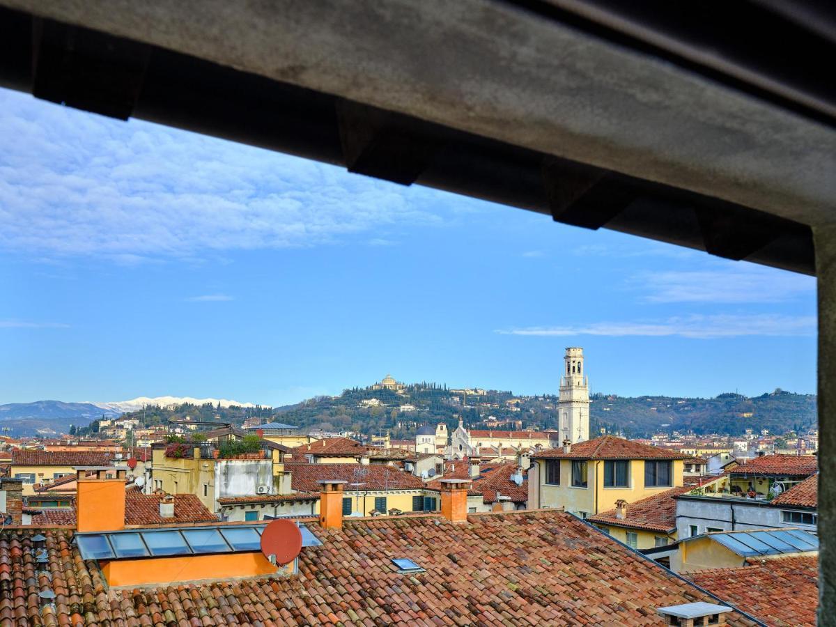 Apartmentsarena - Residenza Degli Scaligeri - Piazza Erbe فيرونا المظهر الخارجي الصورة