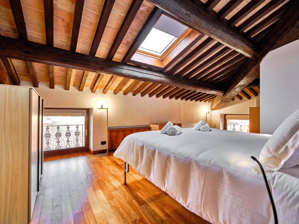 Apartmentsarena - Residenza Degli Scaligeri - Piazza Erbe فيرونا المظهر الخارجي الصورة