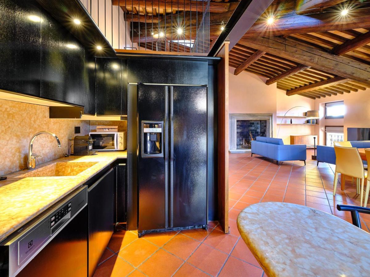 Apartmentsarena - Residenza Degli Scaligeri - Piazza Erbe فيرونا المظهر الخارجي الصورة