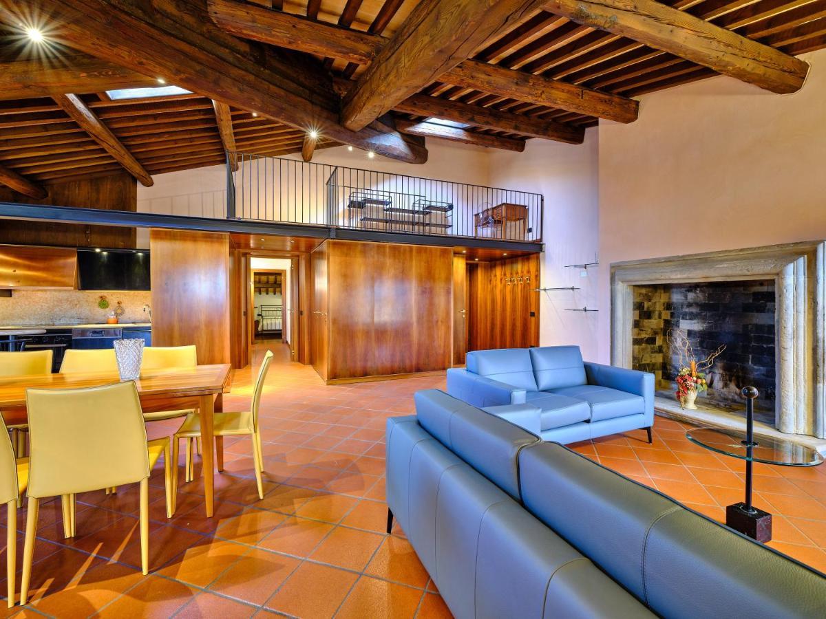 Apartmentsarena - Residenza Degli Scaligeri - Piazza Erbe فيرونا المظهر الخارجي الصورة